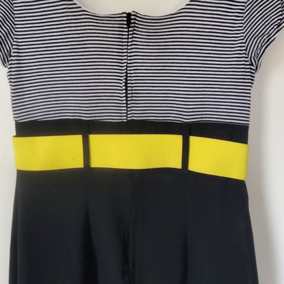 IZ Byer Yellow Belted Dress with a Stripped Top and Black Solid Bottom Juniors 7 - Picture 8 of 10